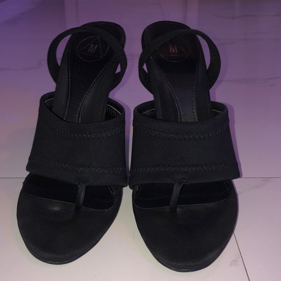 Black heels - Picture 2 of 5